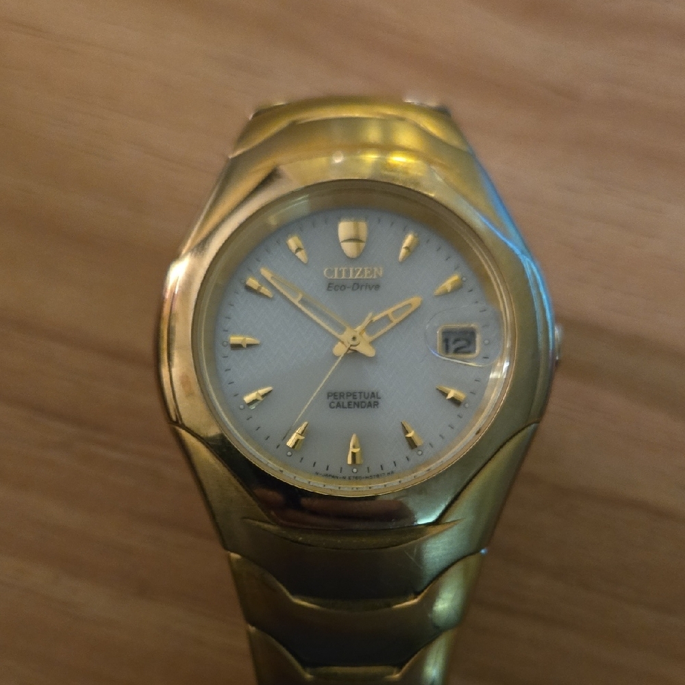 Citizen E760-H33082 Eco-Drive Gold and White Watch